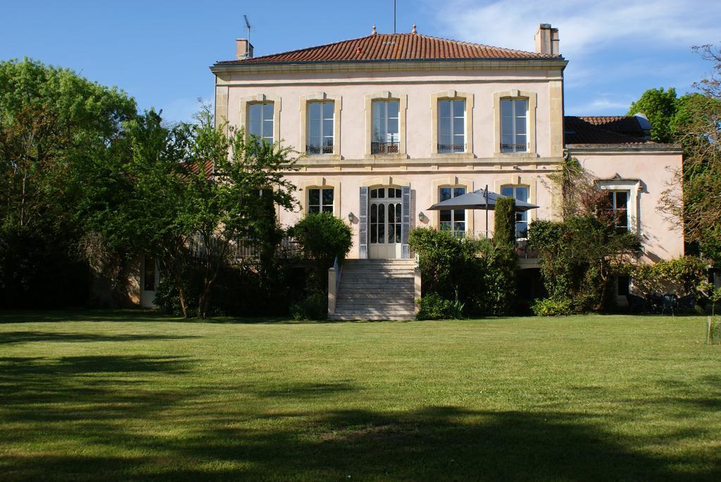 Chateau De Grenier Panzió Saint-Léger Kültér fotó